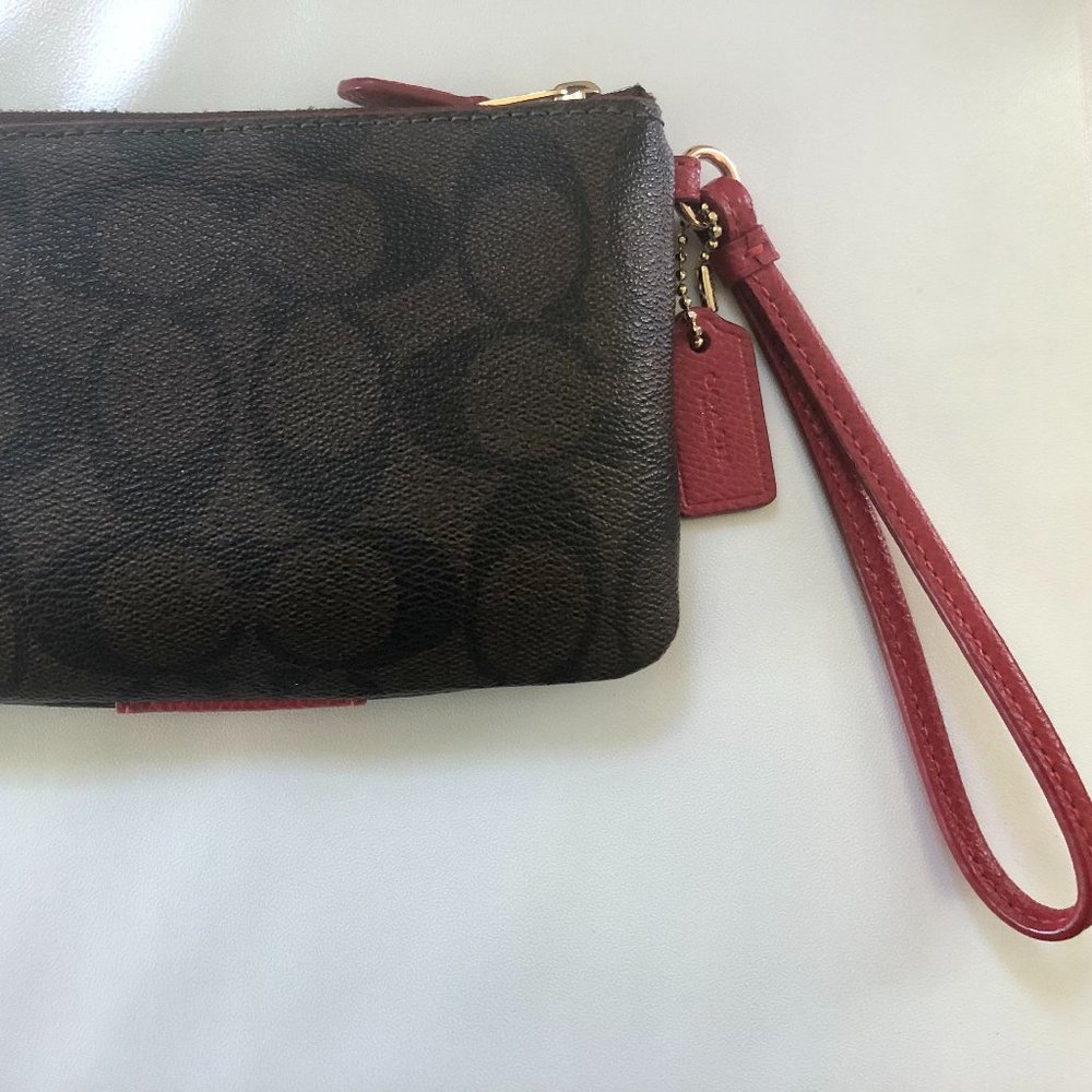 Coach Wristlet-Excellent Condition - Picture 5 of 6
